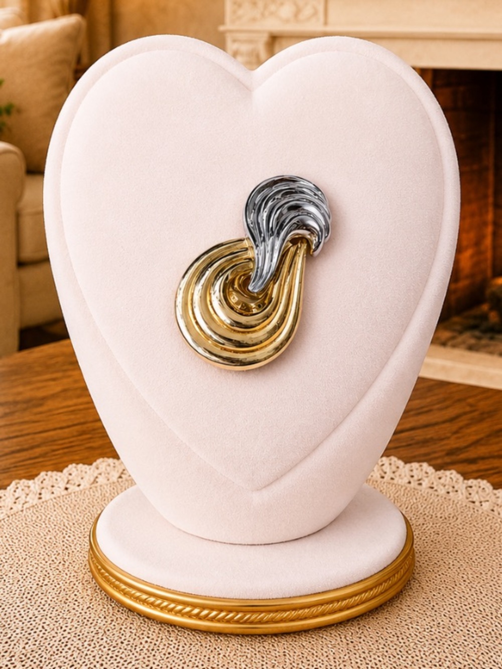 Lovely Vintage 80’s Monet Two-Tone Brooch